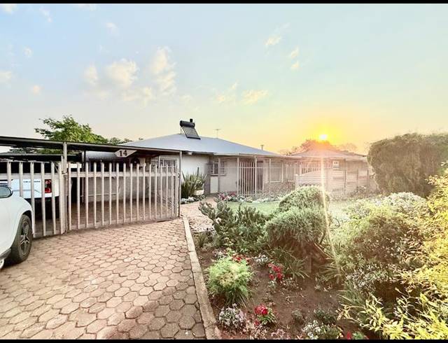 3 BEDROOM HOUSE FOR SALE IN VANDERBIJLPARK CW 5